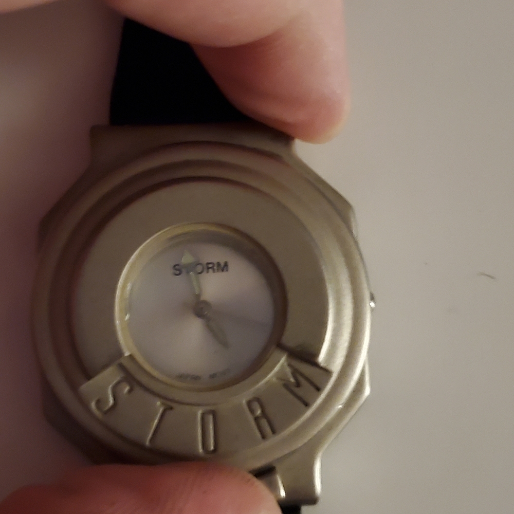 Storm Camera Shutter Watch